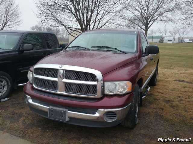 2002 Dodge Ram 1500 SLT - Photo 1 - Davenport, IA 52802