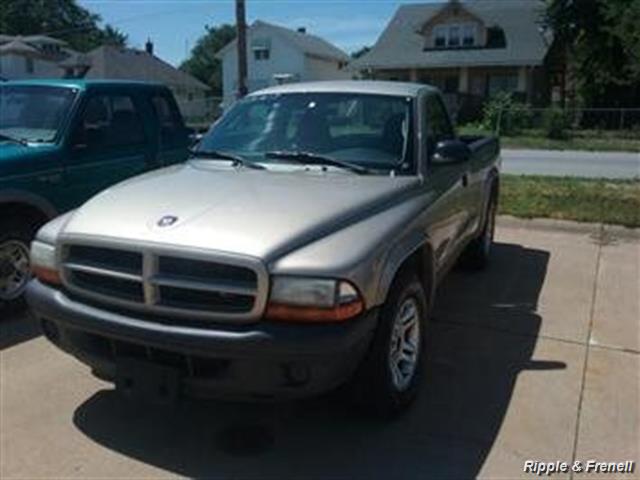2003 Dodge Dakota 2dr Standard Cab - Photo 1 - Davenport, IA 52802