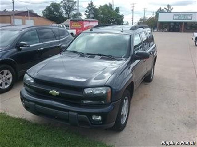 2005 Chevrolet TrailBlazer EXT LT - Photo 1 - Davenport, IA 52802