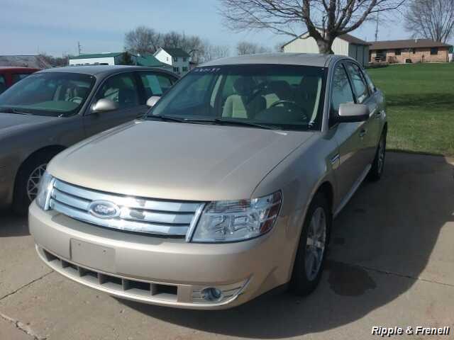 2008 Ford Taurus SEL - Photo 1 - Davenport, IA 52802