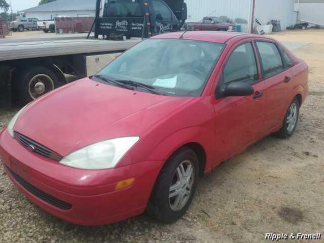2000 Ford Focus SE - Photo 1 - Davenport, IA 52802