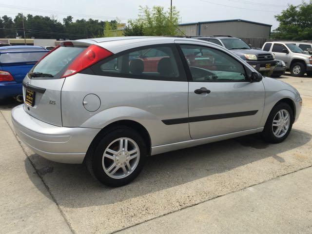 2003 Ford Focus ZX3 - Photo 6 - Cincinnati, OH 45255