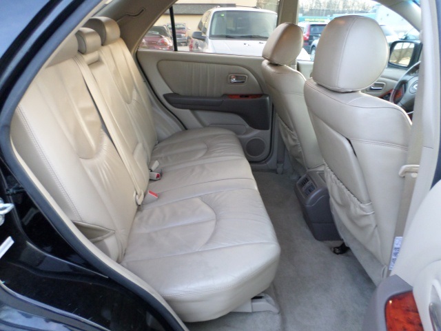 2003 Lexus RX 300 - Photo 9 - Cincinnati, OH 45255