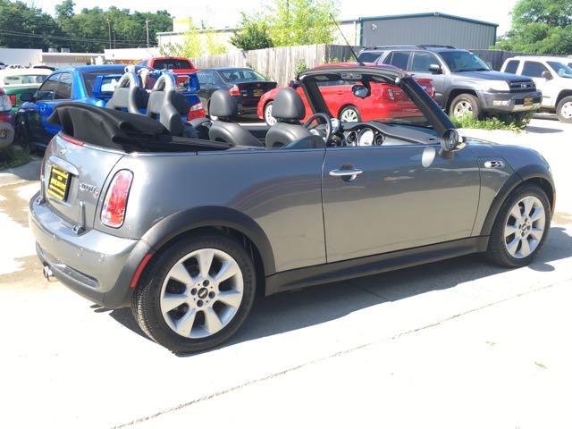 2006 Mini Cooper S - Photo 6 - Cincinnati, OH 45255