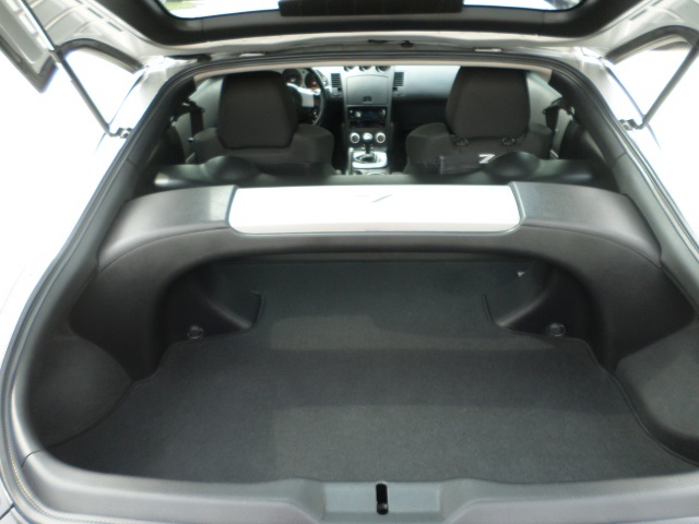 2007 Nissan 350z trunk release #2