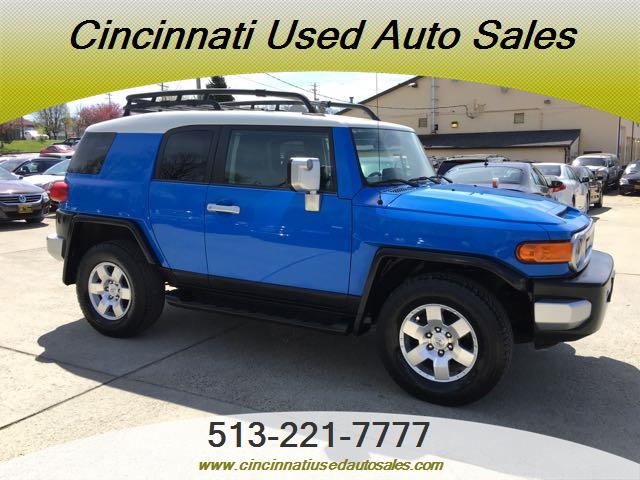 2007 Toyota FJ Cruiser 4dr SUV - Photo 1 - Cincinnati, OH 45255
