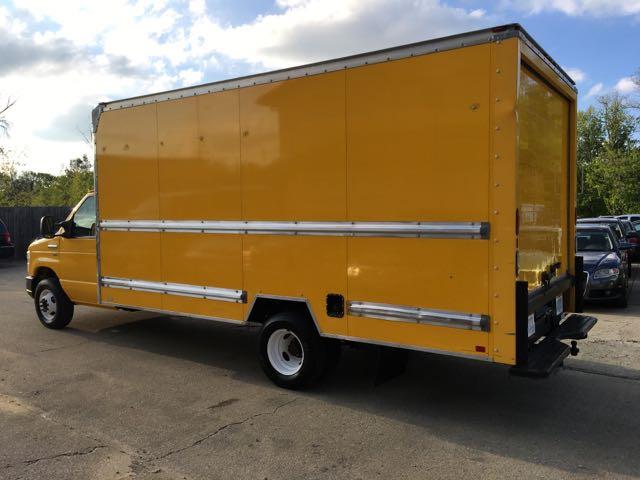 2011 Ford E-Series Van E-350 - Photo 4 - Cincinnati, OH 45255