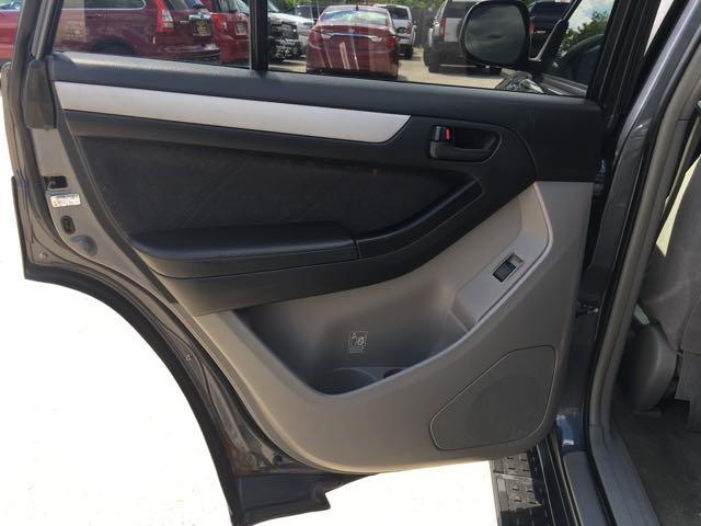 2004 Toyota 4Runner SR5 - Photo 25 - Cincinnati, OH 45255