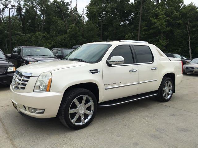2007 Cadillac Escalade EXT - Photo 3 - Cincinnati, OH 45255