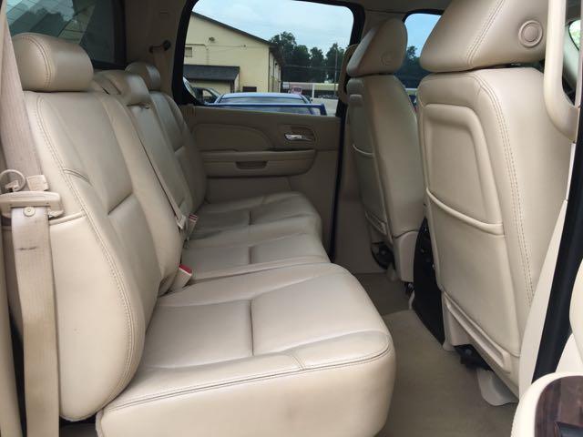 2007 Cadillac Escalade EXT - Photo 9 - Cincinnati, OH 45255