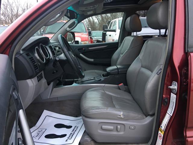 2005 Toyota 4Runner Limited - Photo 14 - Cincinnati, OH 45255