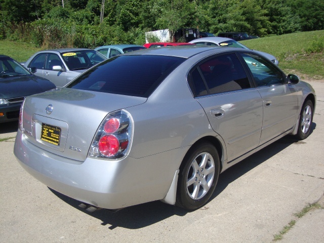 2005 Nissan altima 2.5s standard features #7