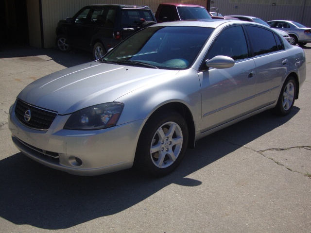 2005 Nissan altima 2.5s standard features #3