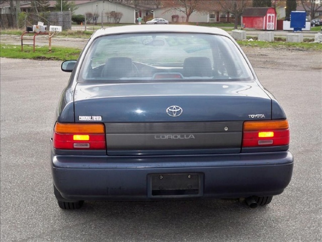 1993 Toyota corolla tires size