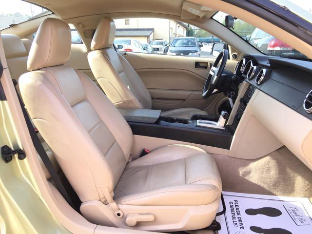 2006 Ford Mustang V6 Deluxe - Photo 8 - Cincinnati, OH 45255