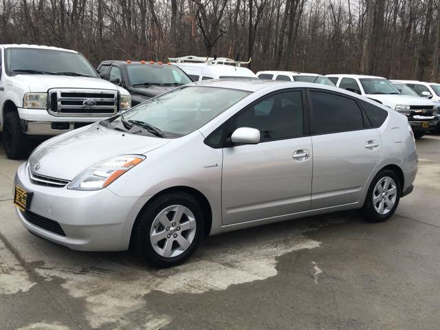 2006 Toyota prius standard features