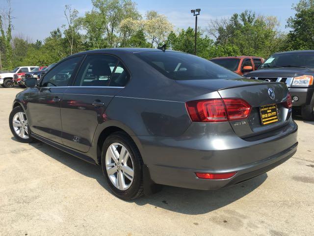 2013 Volkswagen Jetta Hybrid SEL - Photo 13 - Cincinnati, OH 45255