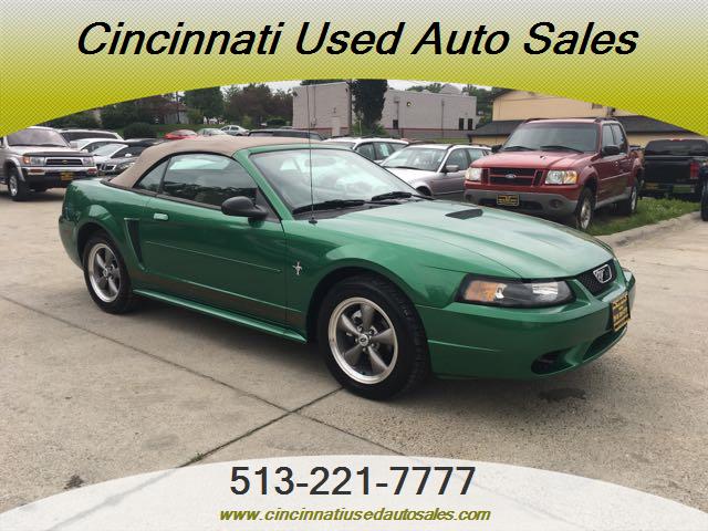 2001 Ford Mustang Convertible - Photo 1 - Cincinnati, OH 45255