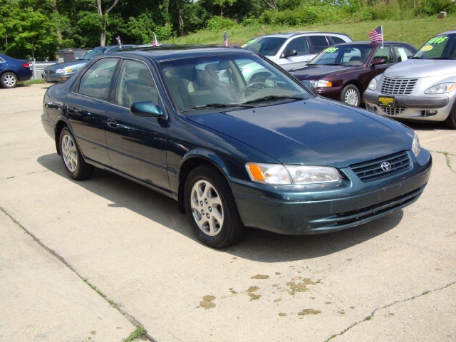1998 toyota camry le value #3