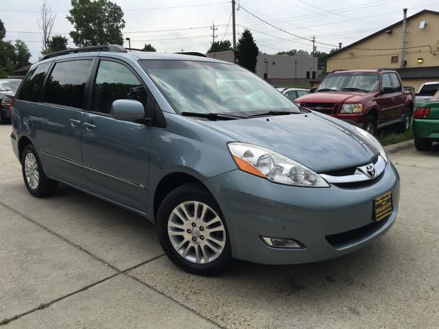 2010 Toyota Sienna XLE Limited - Photo 12 - Cincinnati, OH 45255