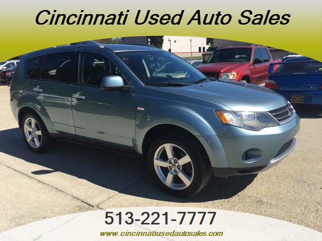 2007 Mitsubishi Outlander XLS - Photo 1 - Cincinnati, OH 45255