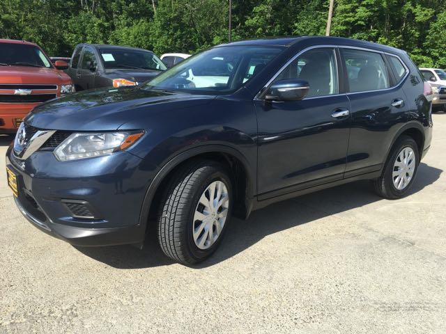 2015 Nissan Rogue SV - Photo 10 - Cincinnati, OH 45255