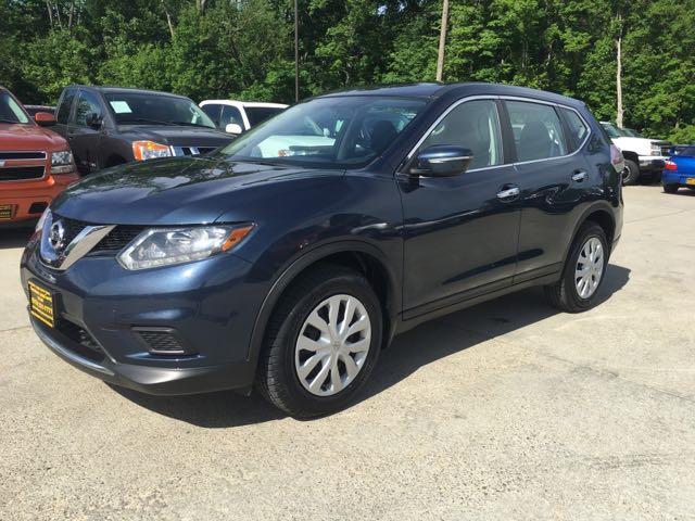 2015 Nissan Rogue SV - Photo 3 - Cincinnati, OH 45255
