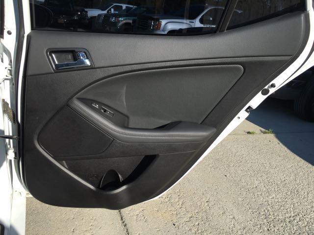2012 Kia Optima SX Turbo - Photo 27 - Cincinnati, OH 45255