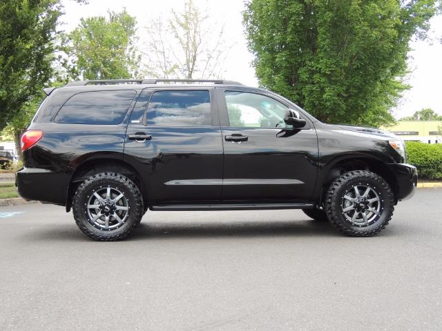 2016 Toyota Sequoia SR5 / 4WD / Third Seat / Sunroof / Backup / LIFTED - Photo 4 - Portland, OR 97217