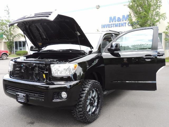 2016 Toyota Sequoia SR5 / 4WD / Third Seat / Sunroof / Backup / LIFTED - Photo 25 - Portland, OR 97217
