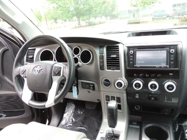 2016 Toyota Sequoia SR5 / 4WD / Third Seat / Sunroof / Backup / LIFTED - Photo 18 - Portland, OR 97217