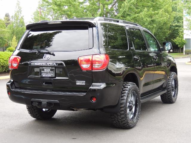 2016 Toyota Sequoia SR5 / 4WD / Third Seat / Sunroof / Backup / LIFTED - Photo 7 - Portland, OR 97217