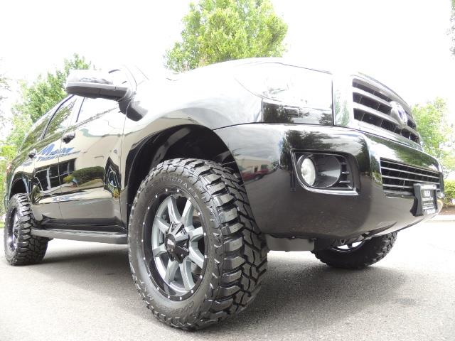 2016 Toyota Sequoia SR5 / 4WD / Third Seat / Sunroof / Backup / LIFTED - Photo 10 - Portland, OR 97217