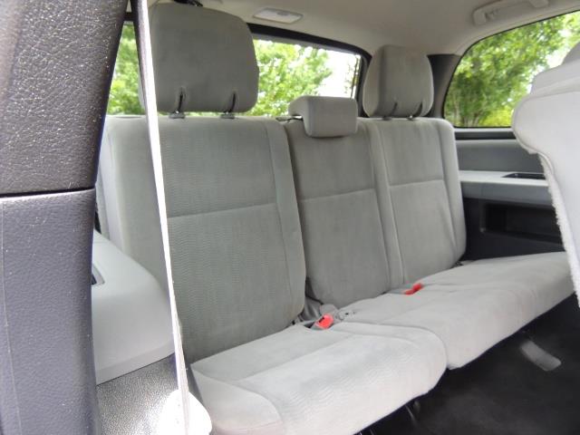 2016 Toyota Sequoia SR5 / 4WD / Third Seat / Sunroof / Backup / LIFTED - Photo 36 - Portland, OR 97217