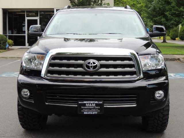 2016 Toyota Sequoia SR5 / 4WD / Third Seat / Sunroof / Backup / LIFTED - Photo 5 - Portland, OR 97217