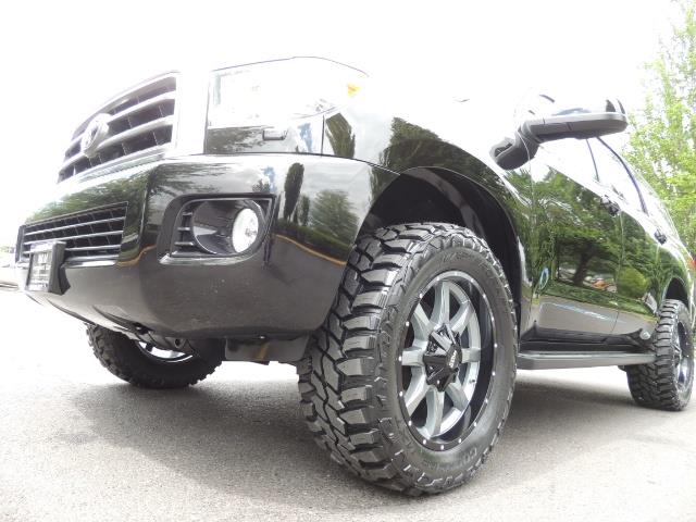 2016 Toyota Sequoia SR5 / 4WD / Third Seat / Sunroof / Backup / LIFTED - Photo 9 - Portland, OR 97217