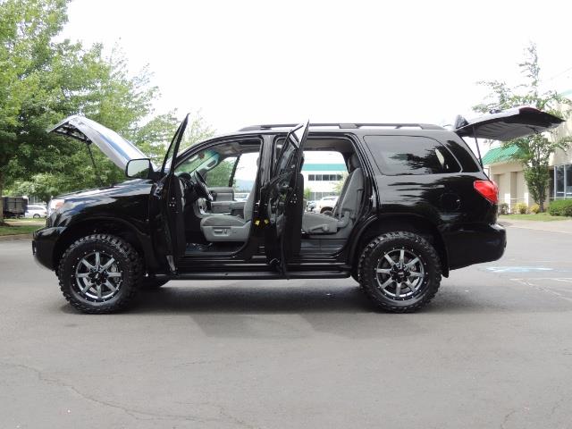 2016 Toyota Sequoia SR5 / 4WD / Third Seat / Sunroof / Backup / LIFTED - Photo 26 - Portland, OR 97217