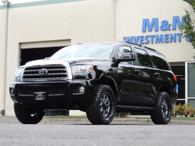 2016 Toyota Sequoia SR5 / 4WD / Third Seat / Sunroof / Backup / LIFTED - Photo 50 - Portland, OR 97217