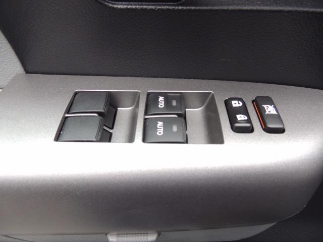2016 Toyota Sequoia SR5 / 4WD / Third Seat / Sunroof / Backup / LIFTED - Photo 35 - Portland, OR 97217