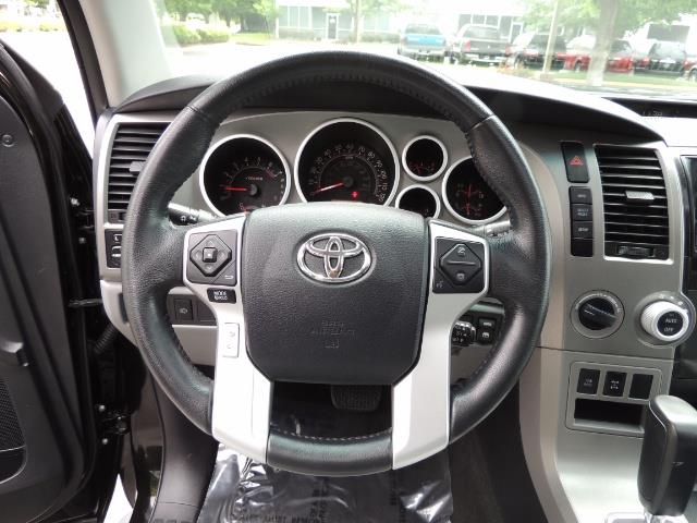 2016 Toyota Sequoia SR5 / 4WD / Third Seat / Sunroof / Backup / LIFTED - Photo 40 - Portland, OR 97217