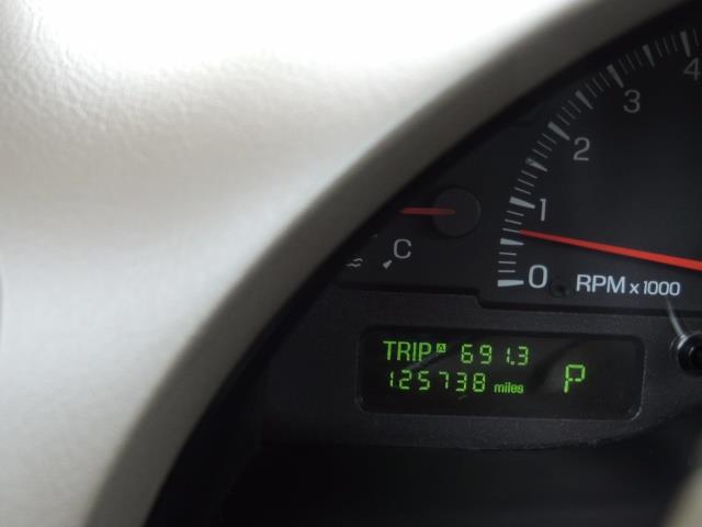 2002 Lincoln LS Luxury Sedan / Leather/ Heated Seats / Low Miles - Photo 39 - Portland, OR 97217