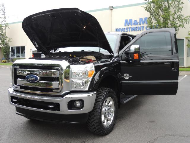 2011 Ford F-350 Super Duty Lariat / 4x4 / 6.7L DIESEL / LOADED - Photo 25 - Portland, OR 97217