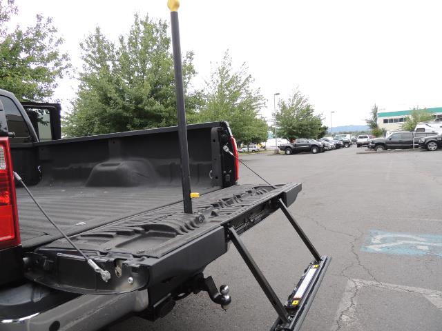 2011 Ford F-350 Super Duty Lariat / 4x4 / 6.7L DIESEL / LOADED - Photo 30 - Portland, OR 97217