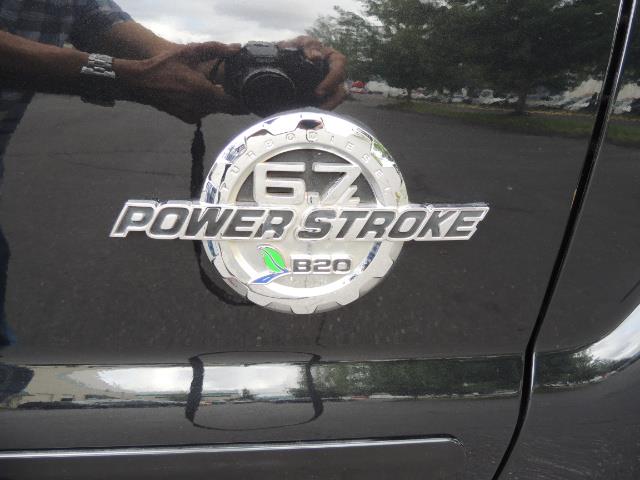 2011 Ford F-350 Super Duty Lariat / 4x4 / 6.7L DIESEL / LOADED - Photo 48 - Portland, OR 97217