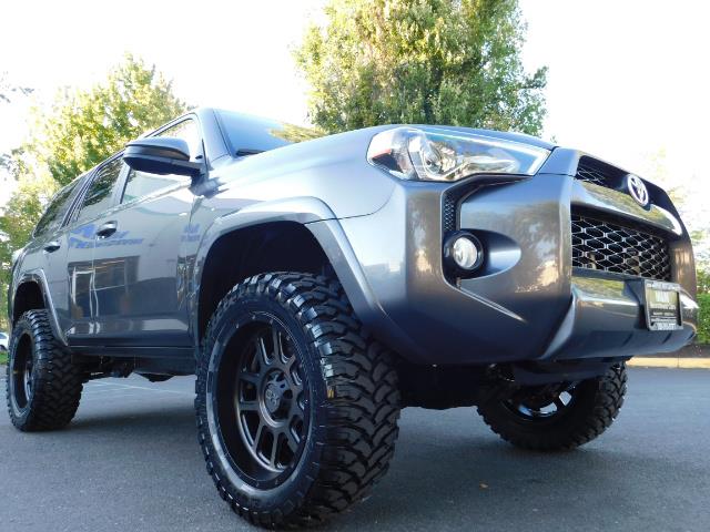 2016 Toyota 4Runner SR5 / 4WD / Sport Utility / LIFTED LIFTED - Photo 10 - Portland, OR 97217