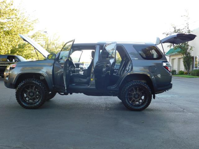 2016 Toyota 4Runner SR5 / 4WD / Sport Utility / LIFTED LIFTED - Photo 26 - Portland, OR 97217