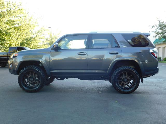 2016 Toyota 4Runner SR5 / 4WD / Sport Utility / LIFTED LIFTED - Photo 3 - Portland, OR 97217