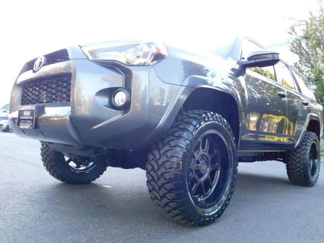 2016 Toyota 4Runner SR5 / 4WD / Sport Utility / LIFTED LIFTED - Photo 9 - Portland, OR 97217