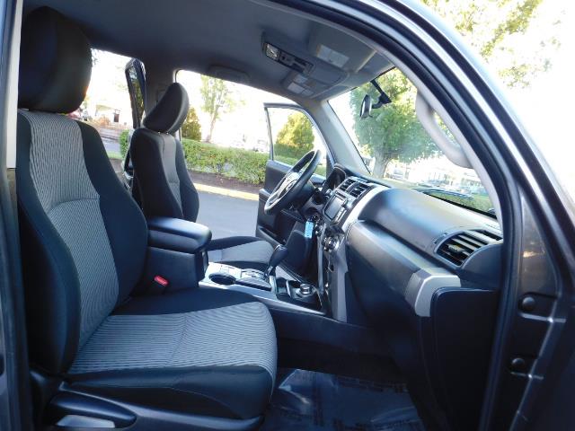 2016 Toyota 4Runner SR5 / 4WD / Sport Utility / LIFTED LIFTED - Photo 17 - Portland, OR 97217