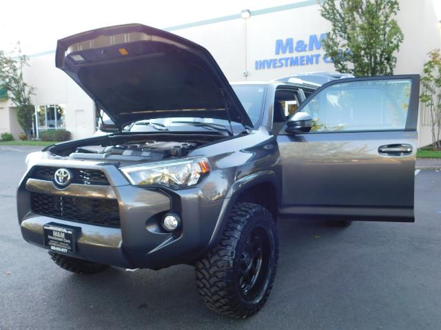 2016 Toyota 4Runner SR5 / 4WD / Sport Utility / LIFTED LIFTED - Photo 25 - Portland, OR 97217